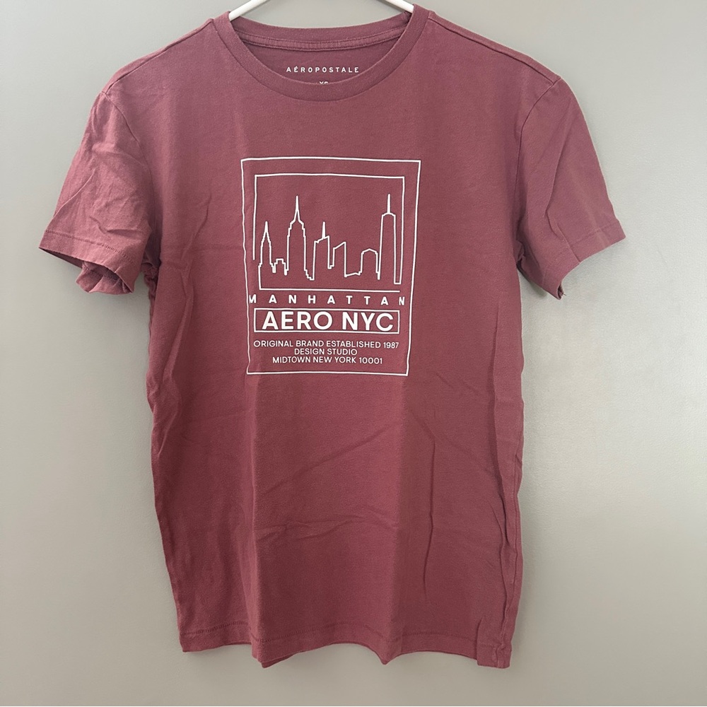 Aeropostale Men's Burgundy Manhattan Tee